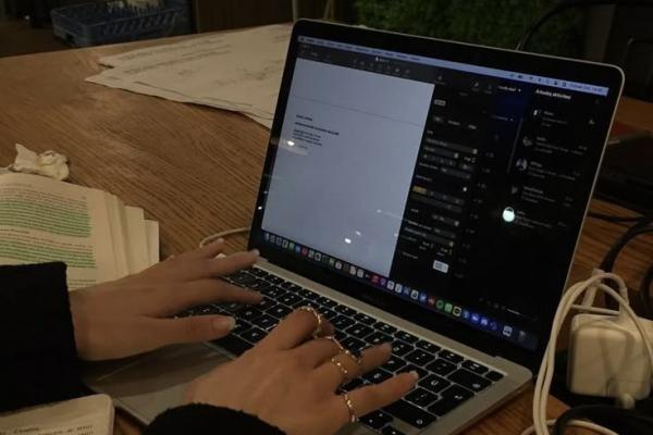 Как писать посты, которые взрывают эфир: нейросети в помощь копирайтеру