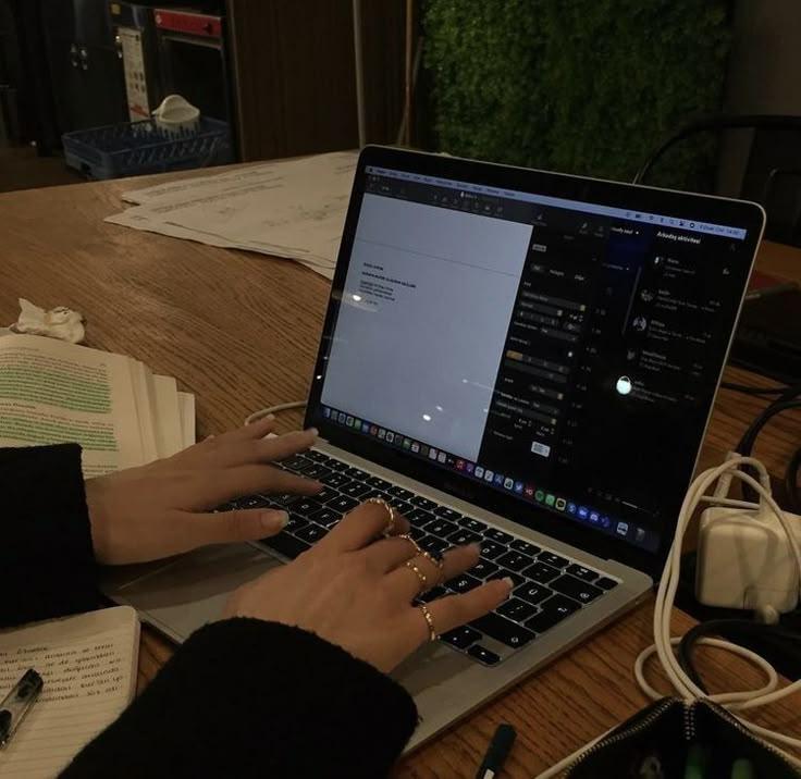 Как писать посты, которые взрывают эфир: нейросети в помощь копирайтеру